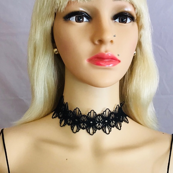 Jewelry - ❤️❤️Very nice lace necklace sets